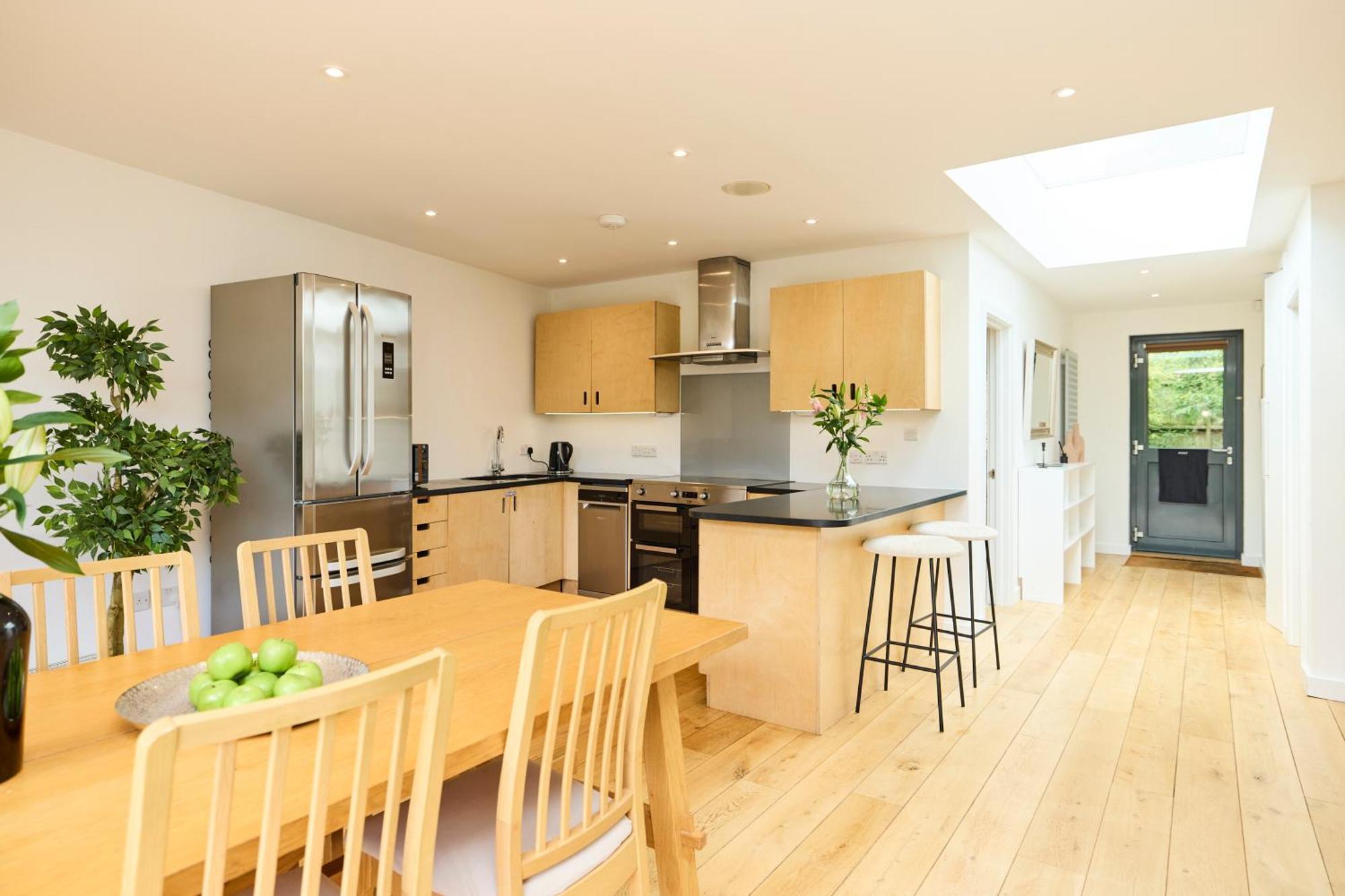 The Putney Wonder - Dazzling 3Bdr Flat With Garden Apartment Лондон Екстериор снимка