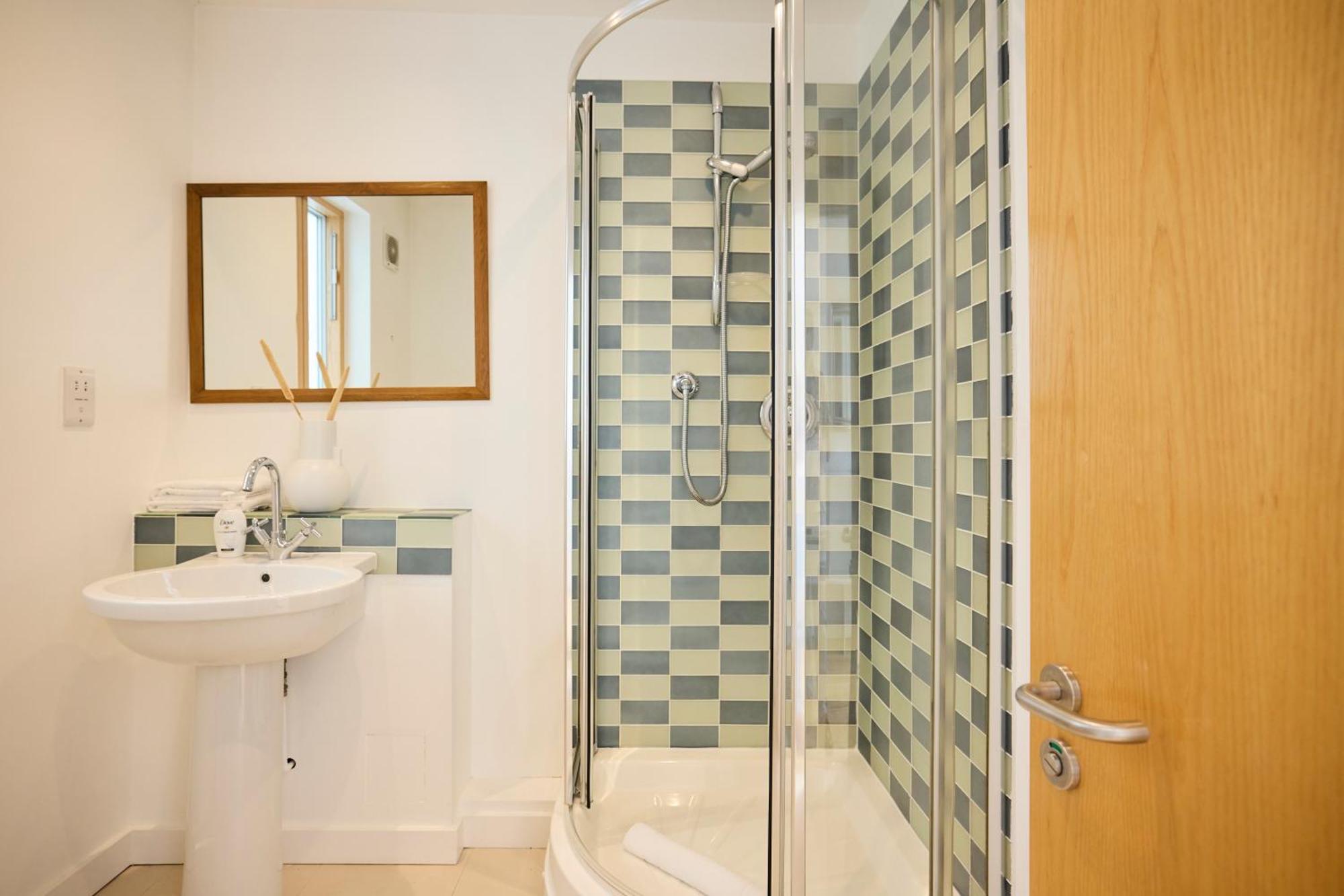 The Putney Wonder - Dazzling 3Bdr Flat With Garden Apartment Лондон Екстериор снимка